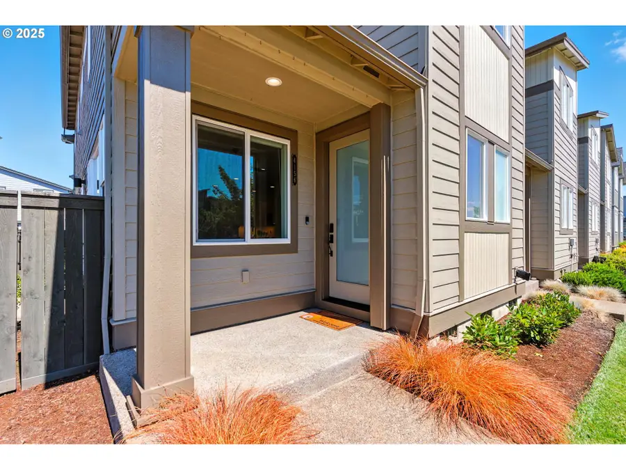 4156 SE Century Blvd, Hillsboro, OR 97123 - Image #3