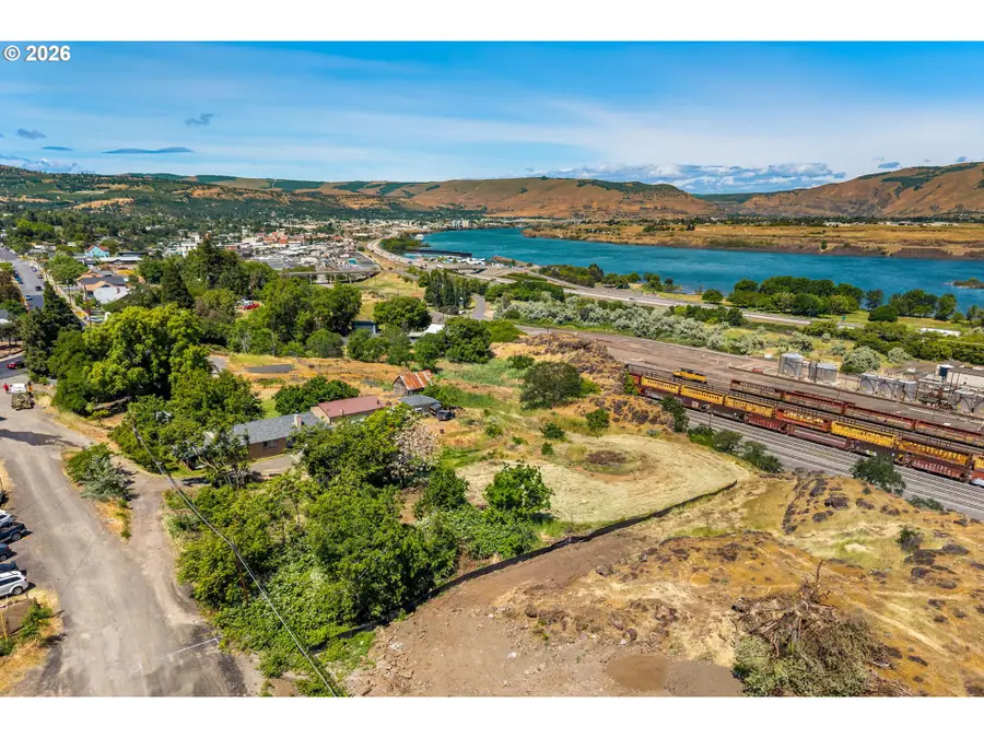 1915 E 9th St, The Dalles, OR 97058 - #2