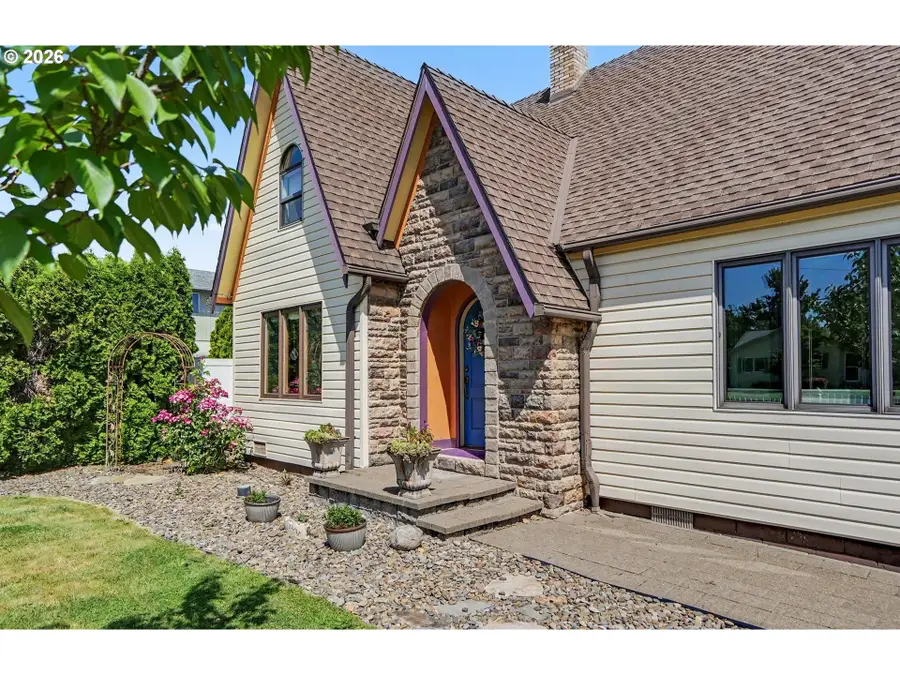 346 SE Hankel St, Dallas, OR 97338 - #2