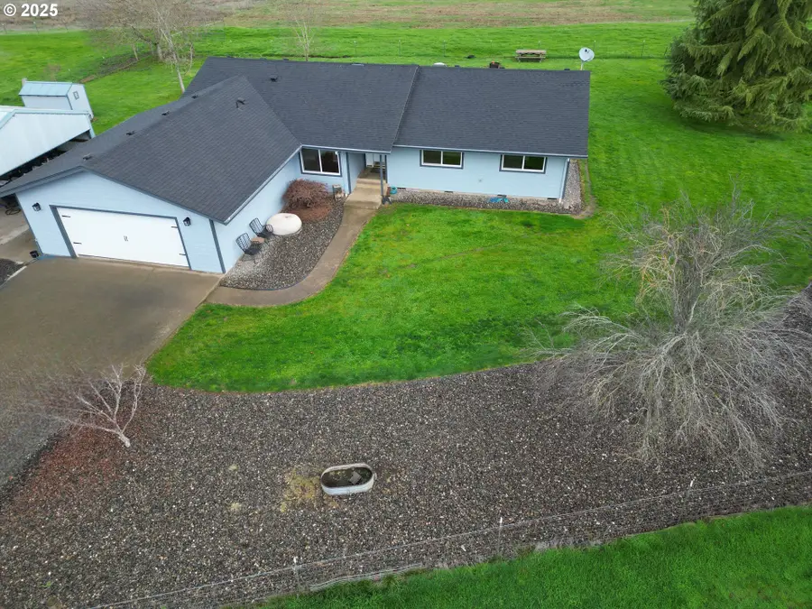 1160 Valley View Rd, Sutherlin, OR 97479 - Image #2