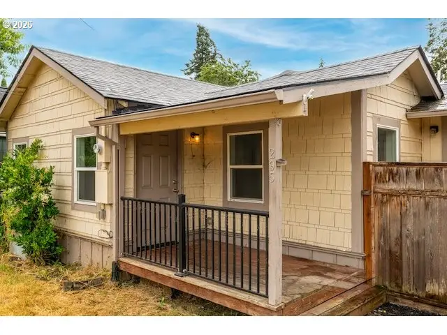 295 N 8th St, Saint Helens, OR 97051 - #3