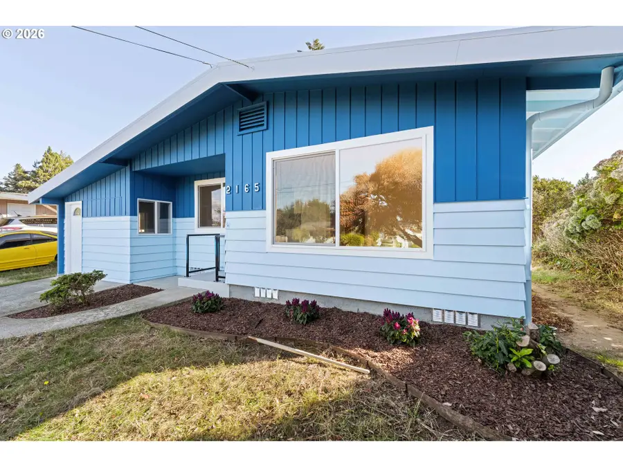 2165 Lewis St, North Bend, OR 97459 - #2
