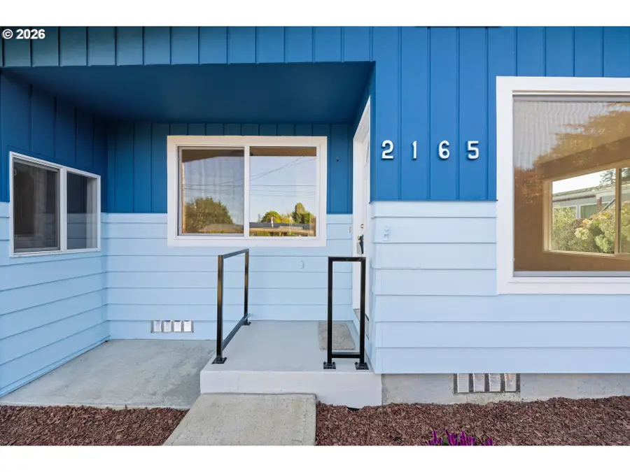 2165 Lewis St, North Bend, OR 97459 - #3
