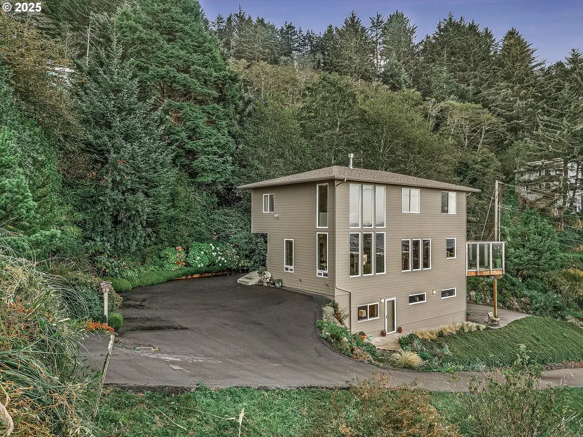 121 Greenhill Dr, Yachats, OR 97498 - Image #1