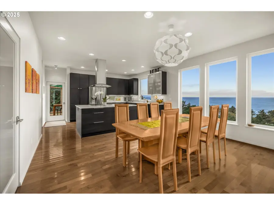 121 Greenhill Dr, Yachats, OR 97498 - Image #2