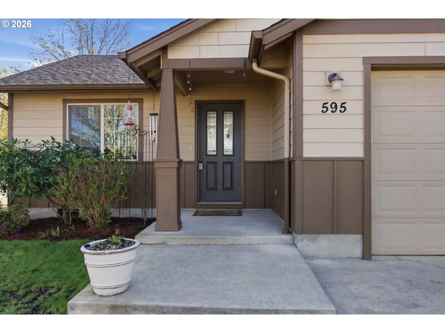 595 Raber Rd, Eugene, OR 97402 - #2