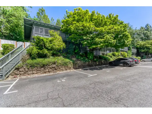 1045 SW Bertha Blvd #7, Portland, OR 97219