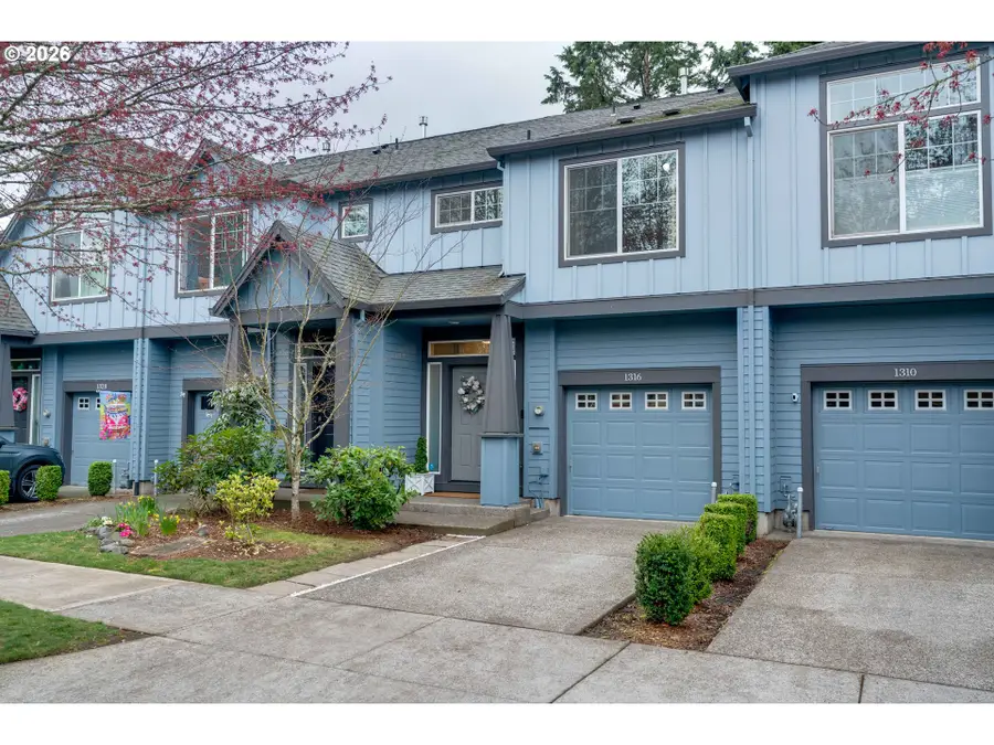 1316 SE Roundelay St, Hillsboro, OR 97123 - #2