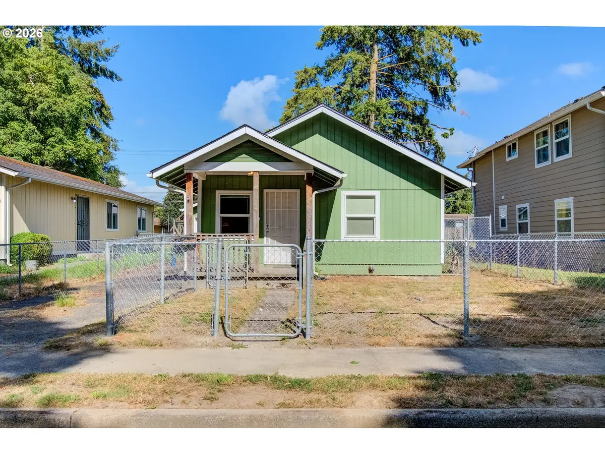 263 17th Ave, Longview, WA 98632 - #1