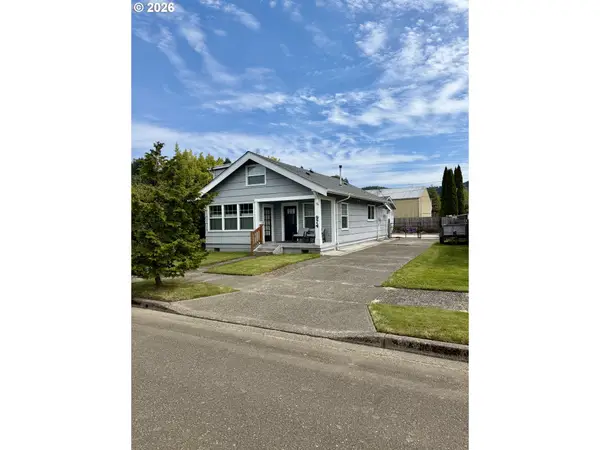 974 Fir Ave, Reedsport, OR 97467