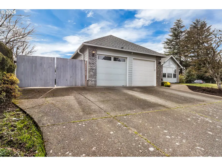 1420 NE Hoffman Dr, McMinnville, OR 97128 - #3