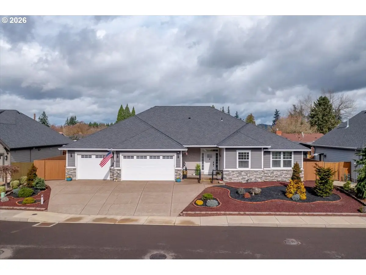 680 NW 11th Ave, Canby, OR 97013 - #1