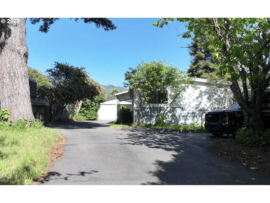15931 Oceanview Dr, Brookings, OR 97415 - #3