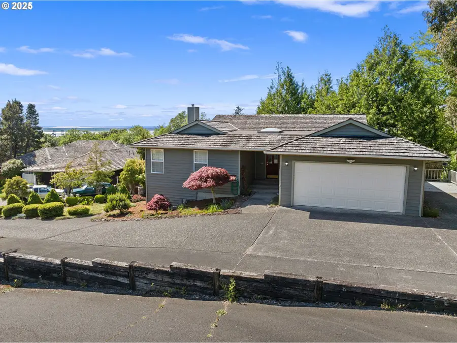285 Waldorf Pl, Astoria, OR 97103 - Image #3