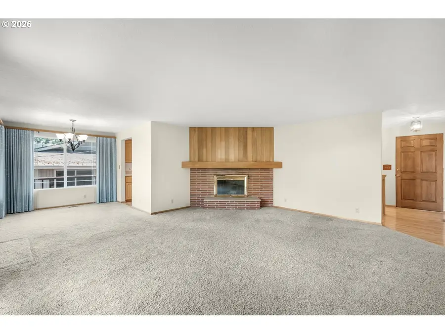 2225 W 28th Ave, Eugene, OR 97405 - #3