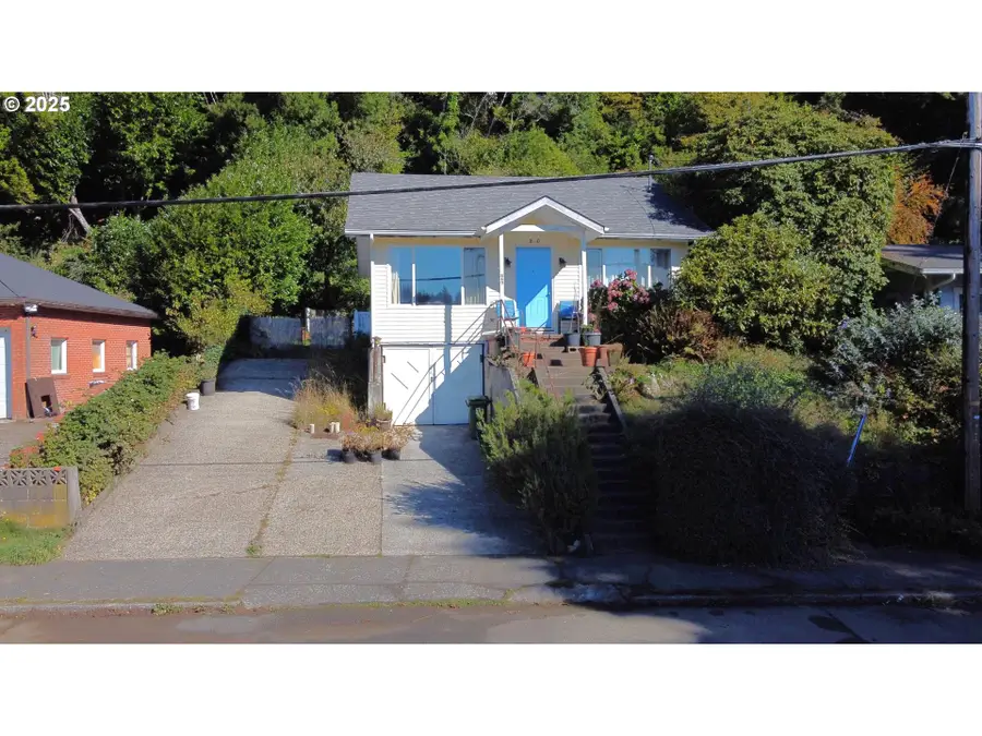 860 8th Ter, Coos Bay, OR 97420 - Image #3