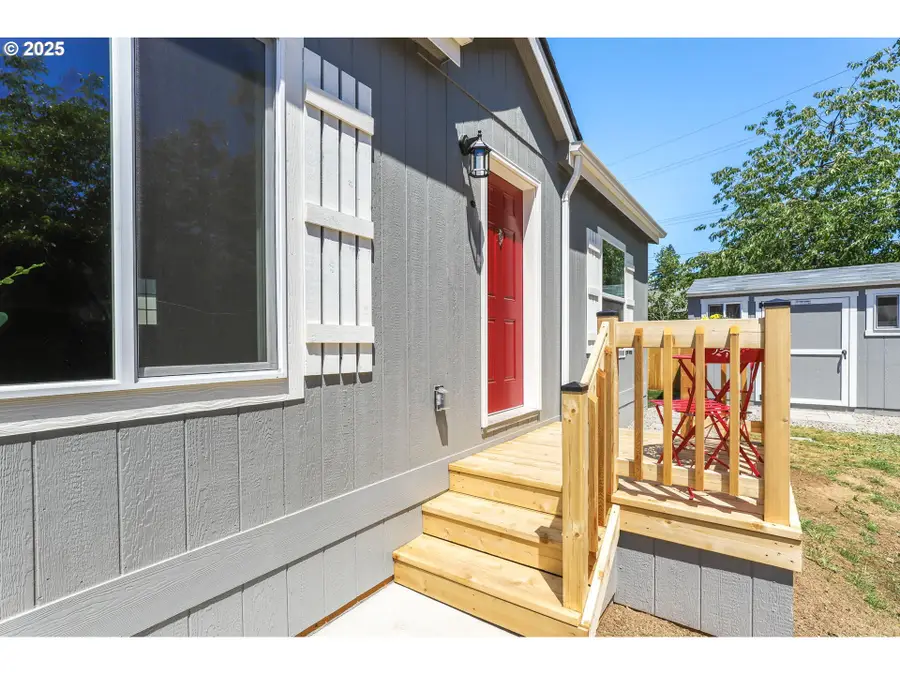 18780 Central Point Rd #F, Oregon City, OR 97045 - Image #2