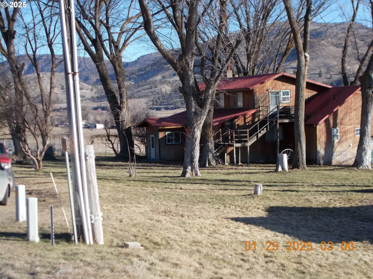 46700 Hwy 402, Monument, OR 97864 - Image #1