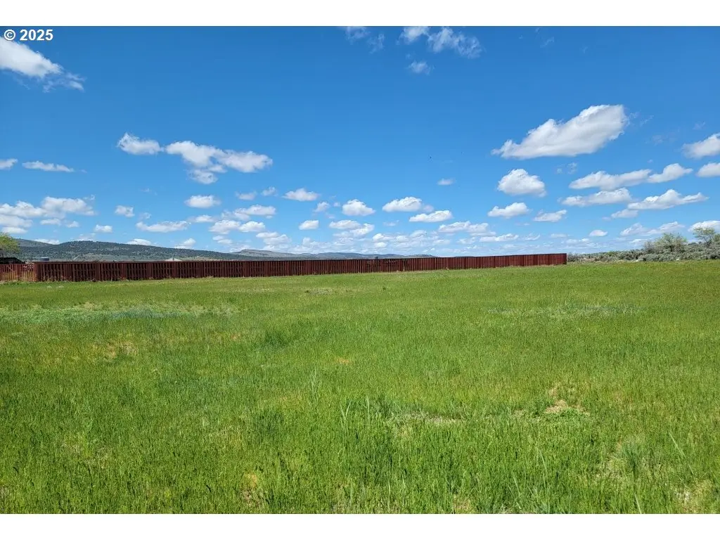 464 N Harney Ave, Burns, OR 97720 - Image #1