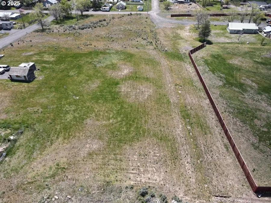 464 N Harney Ave, Burns, OR 97720 - Image #2