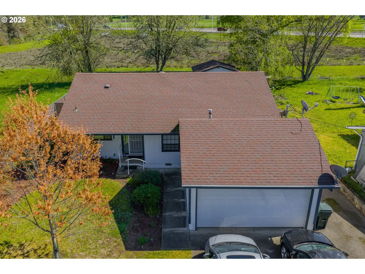 1375 NW Keasey St, Roseburg, OR 97471 - #1