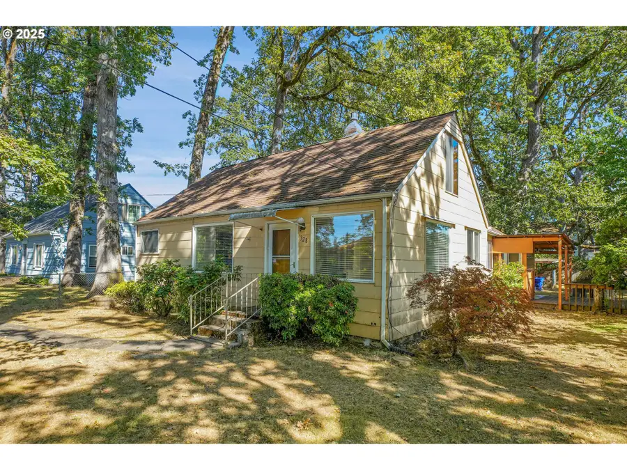 328 N 15th Ave, Cornelius, OR 97113 - #2