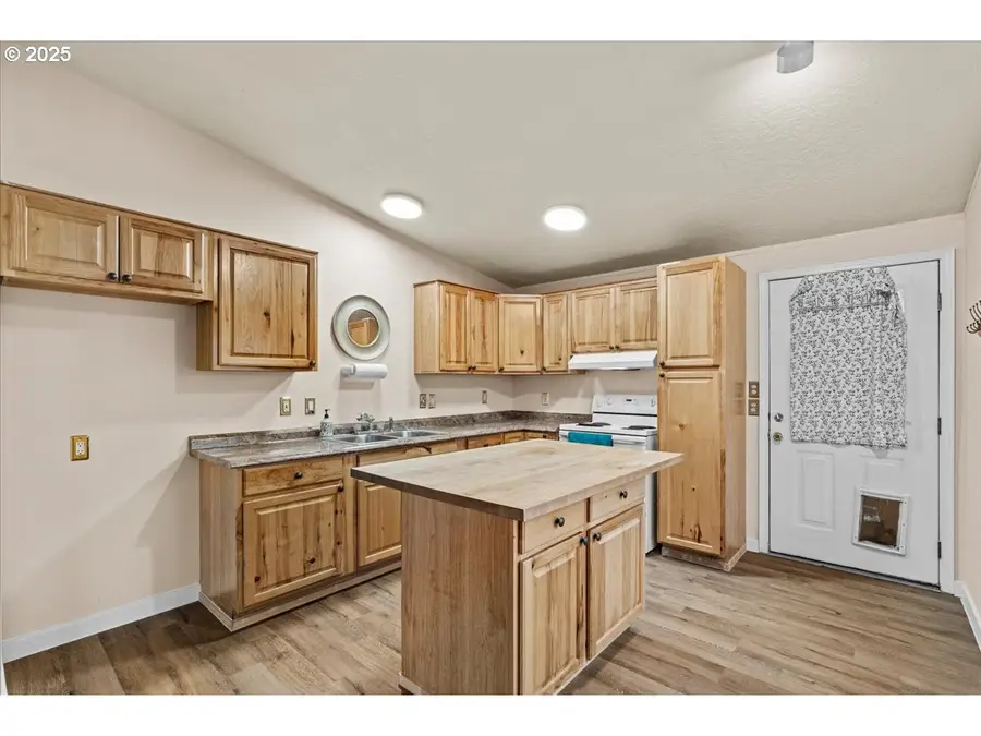 39100 NW Pacific Hwy, Woodland, WA 98674 - Image #2