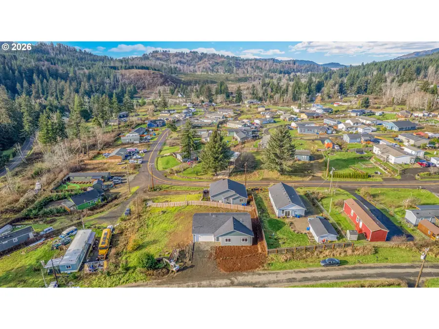 80 N Westview Cir, Otis, OR 97368 - Image #2