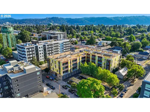 1455 N Killingsworth St #404, Portland, OR 97217