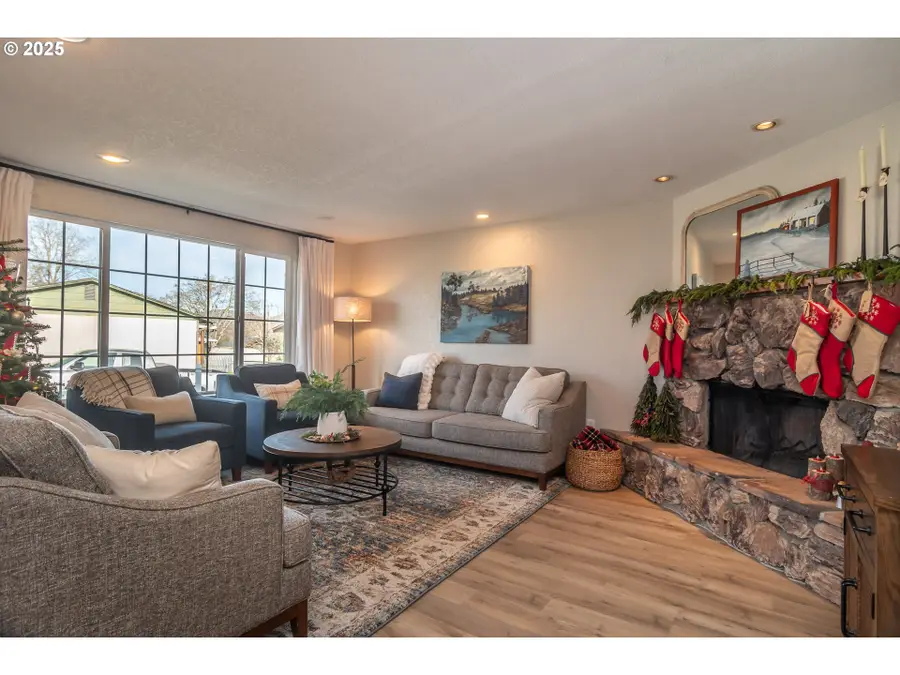 132 Aspen Ct, Roseburg, OR 97471 - Image #3