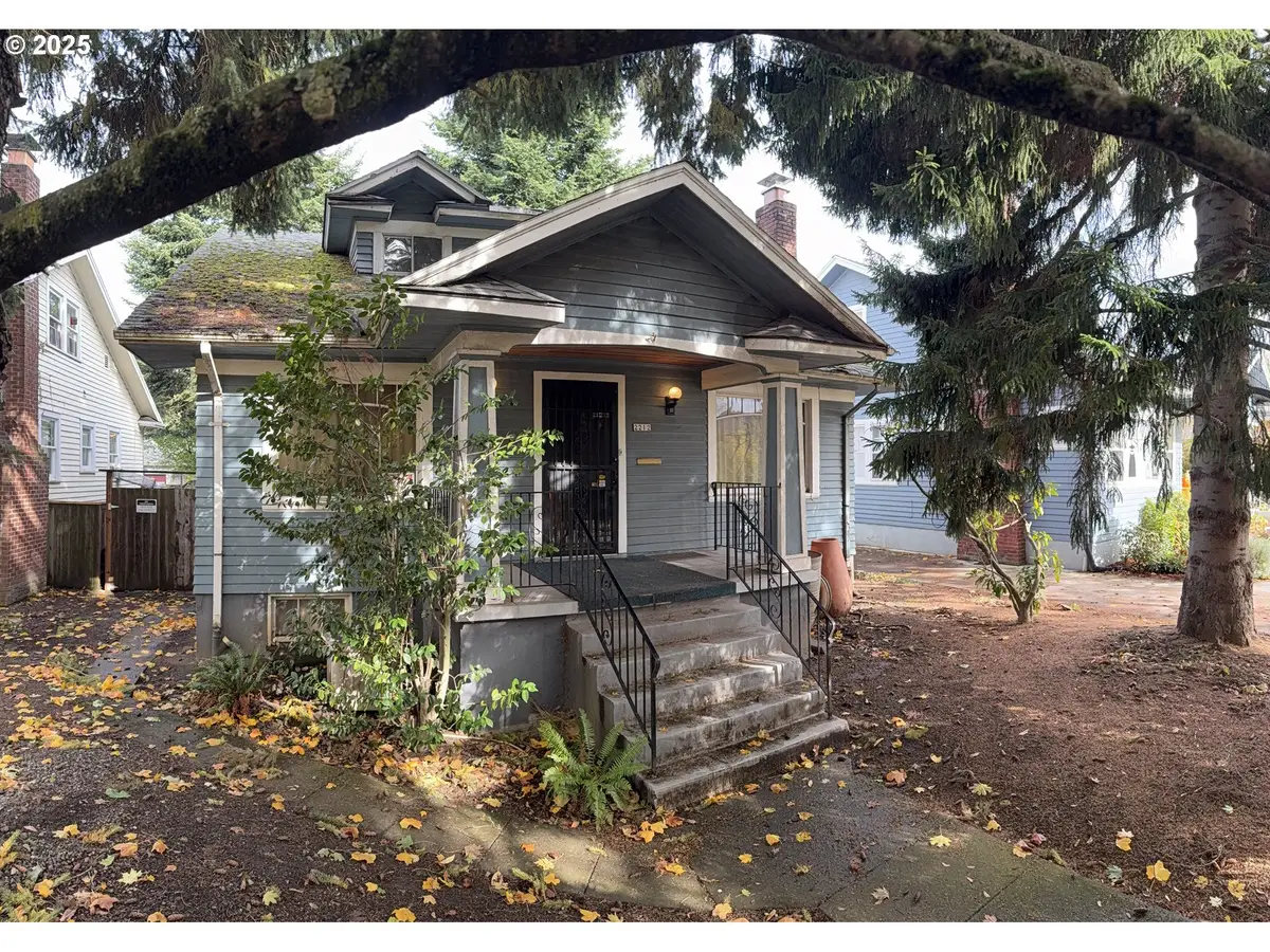 2212 SE Tamarack Ave, Portland, OR 97214 - Image #1