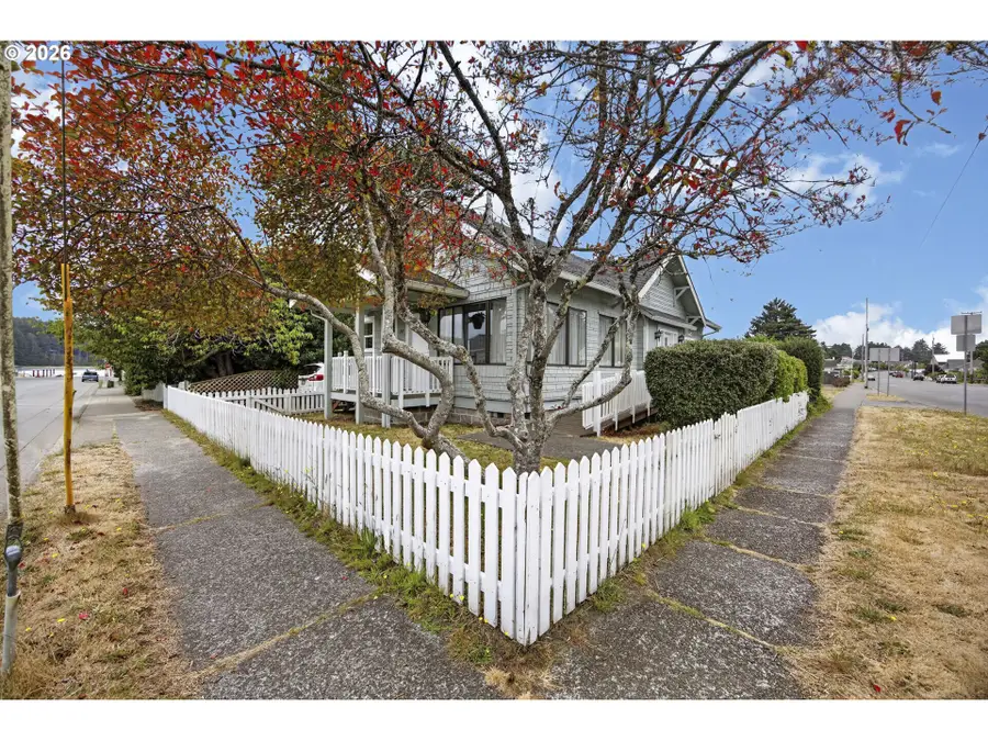289 Harbor St, Florence, OR 97439 - #2