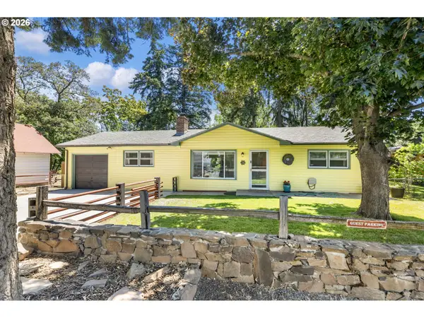 1306 E 18th St, TheDalles, OR 97058
