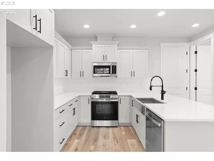 8527 SE Blanton St, Hillsboro, OR 97123 - Image #3