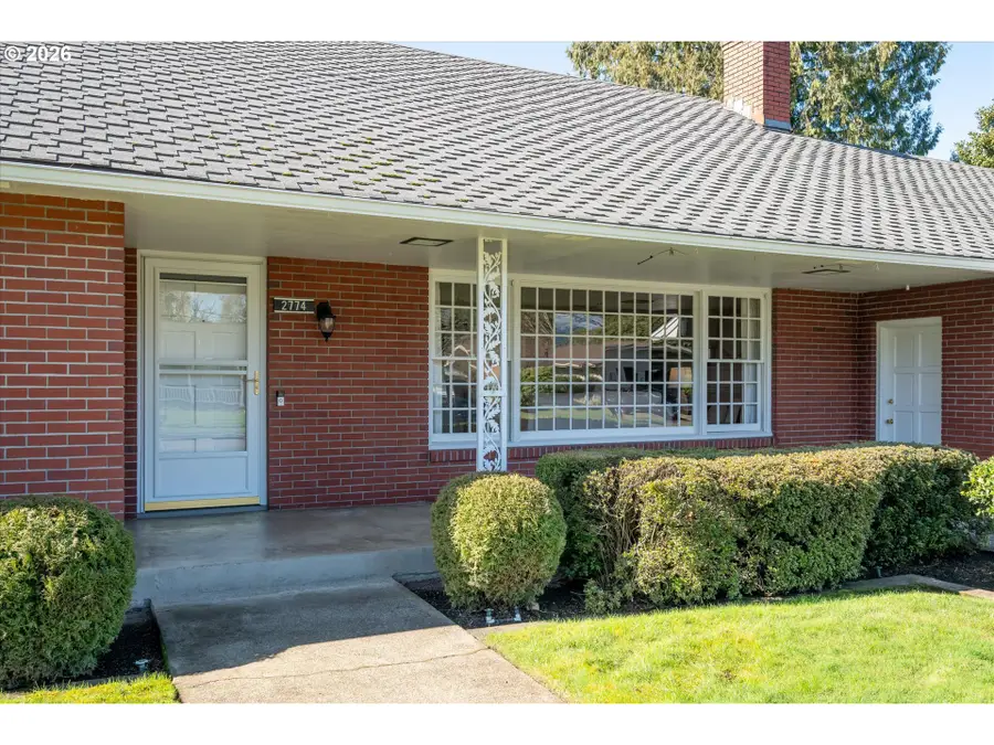 2774 Sarah Ln, Eugene, OR 97408 - #2