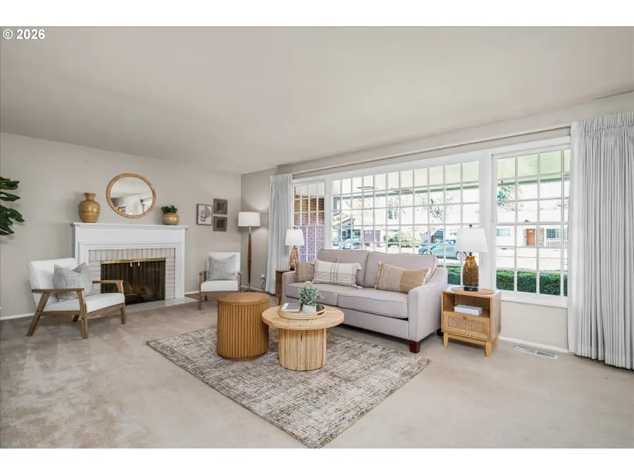 2774 Sarah Ln, Eugene, OR 97408 - #3