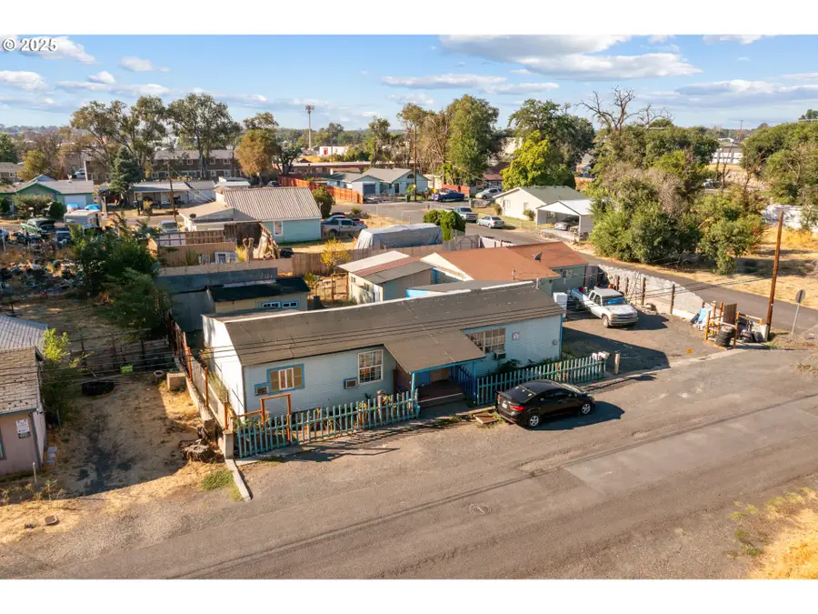 153 W Beech Ave, Hermiston, OR 97838 - Image #3