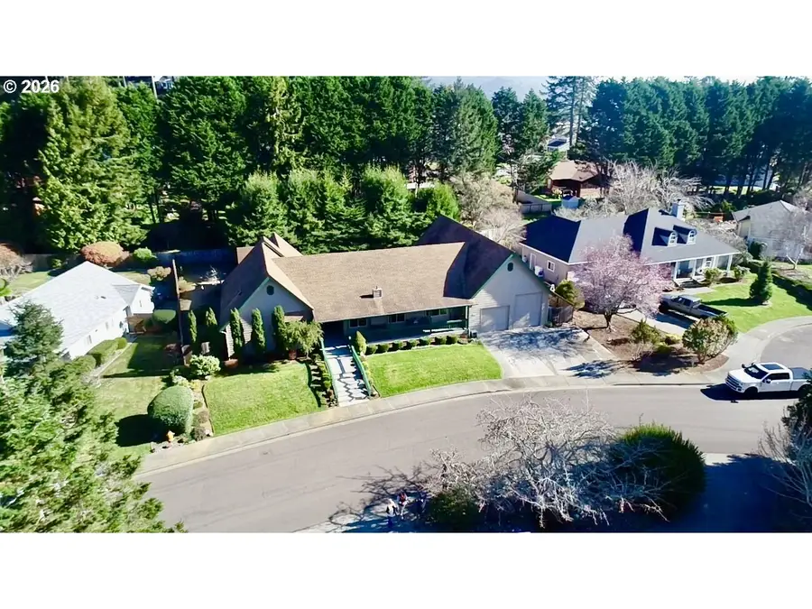 918 Midland Way, Brookings, OR 97415 - #3