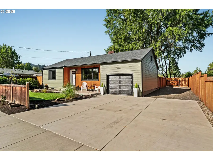 1928 Arthur St, Eugene, OR 97405 - #2
