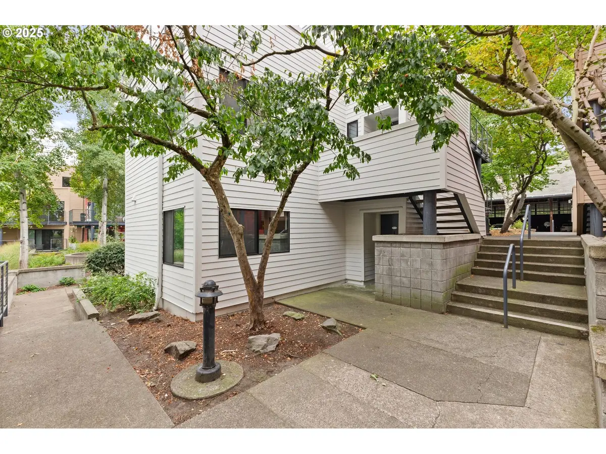 810 NW Naito Pkwy #F24, Portland, OR 97209 - Image #1