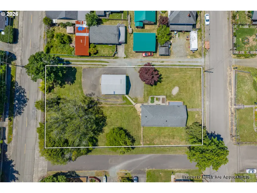 1228 Spruce St, Myrtle Point, OR 97458 - #3