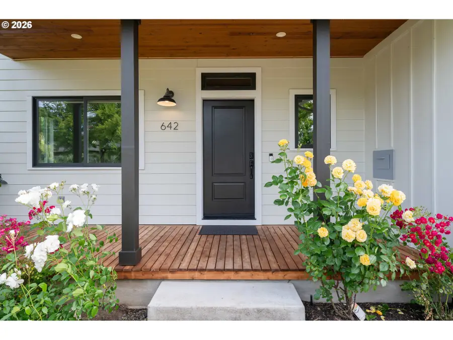 642 W 15th Ave, Eugene, OR 97402 - #2