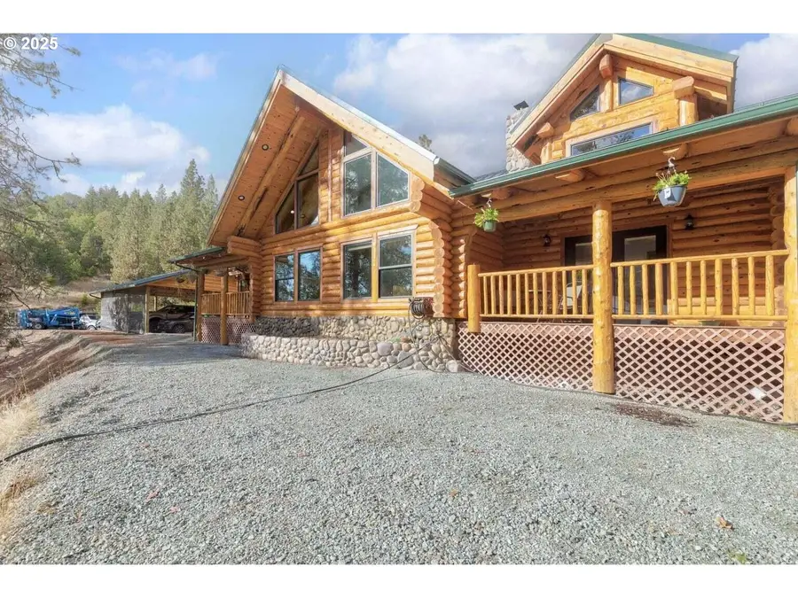 225 Eagle Ridge Dr, Canyonville, OR 97417 - Image #3