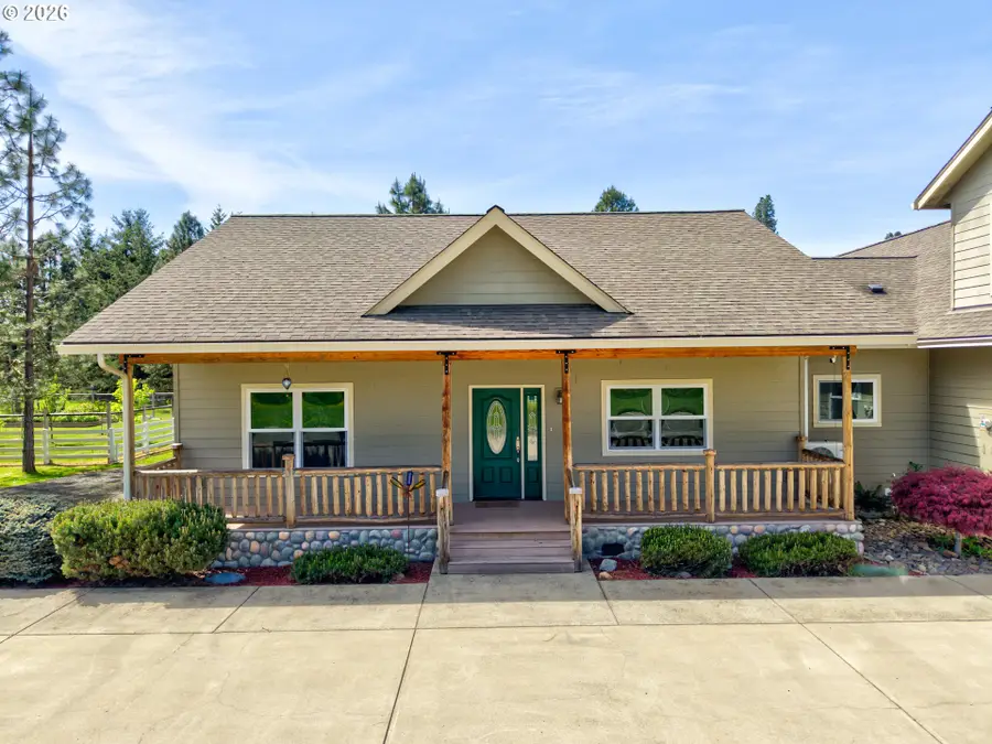 300 Mattie K Ln, Roseburg, OR 97471 - #2