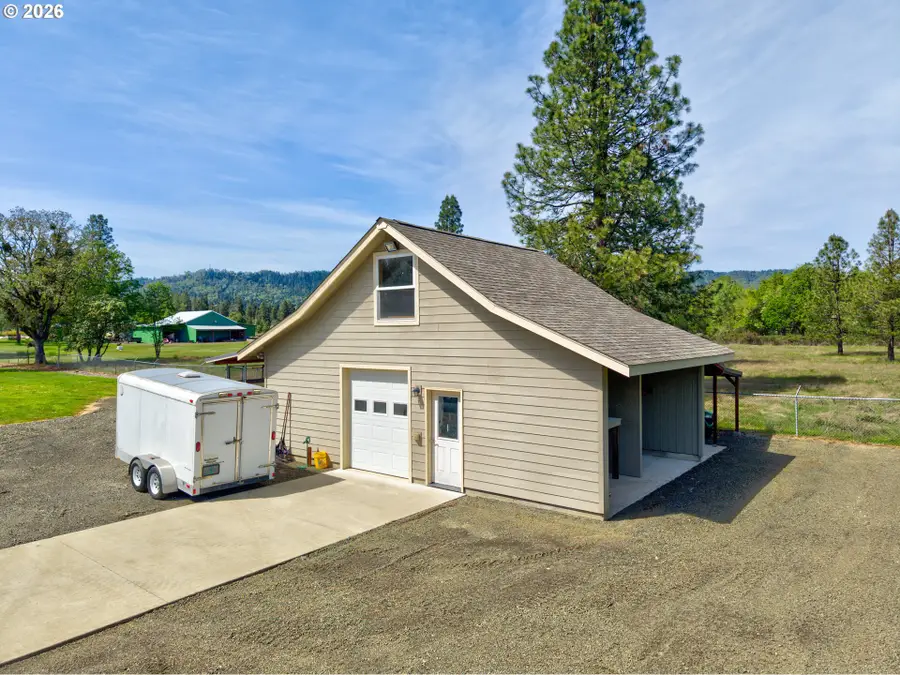 300 Mattie K Ln, Roseburg, OR 97471 - #3