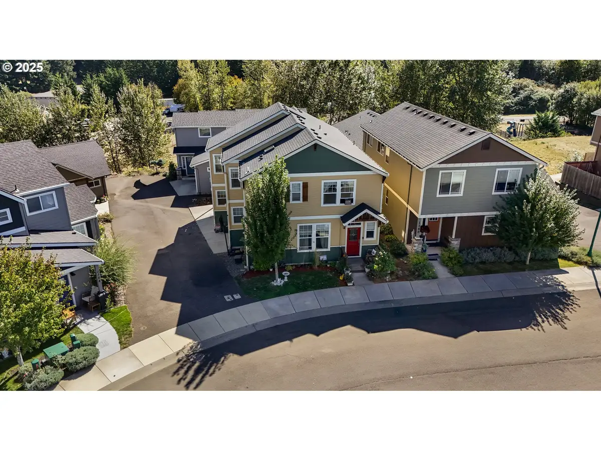 1172 SE Chinookan Dr, Cascade Locks, OR 97014 - Image #1