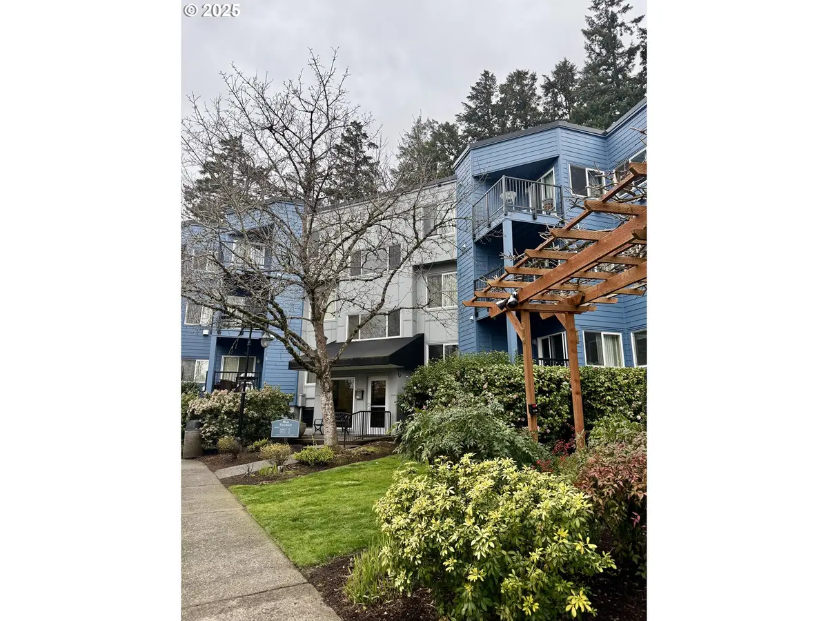 8720 SW Tualatin Rd #315, Tualatin, OR 97062 - Image #1