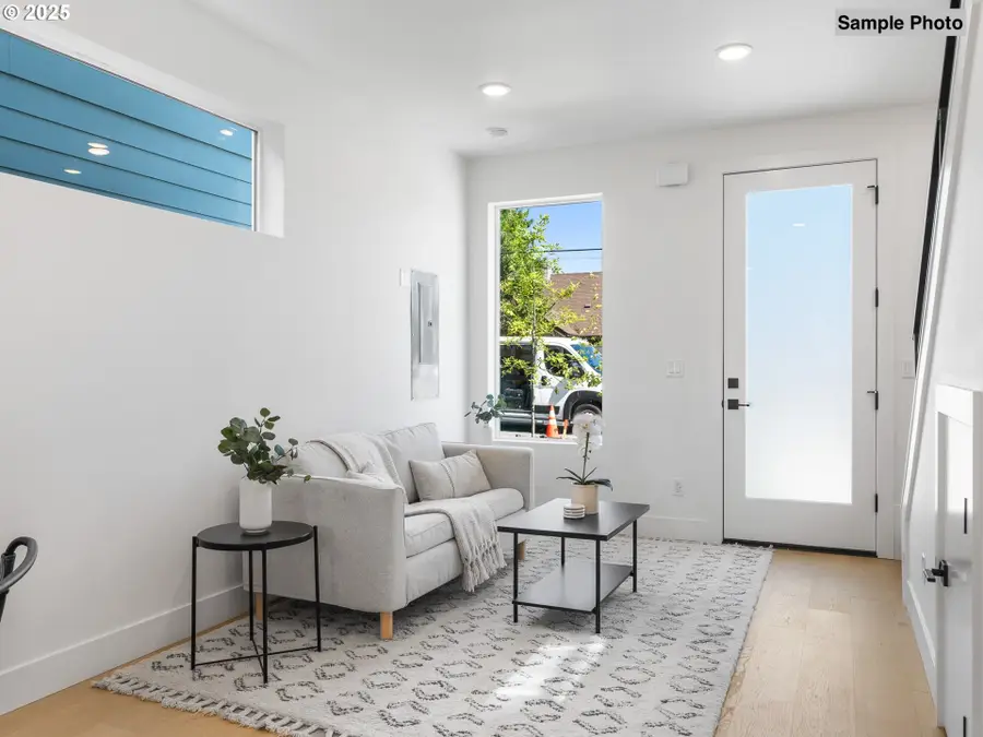 4378 NE Going St, Portland, OR 97218 - Image #2