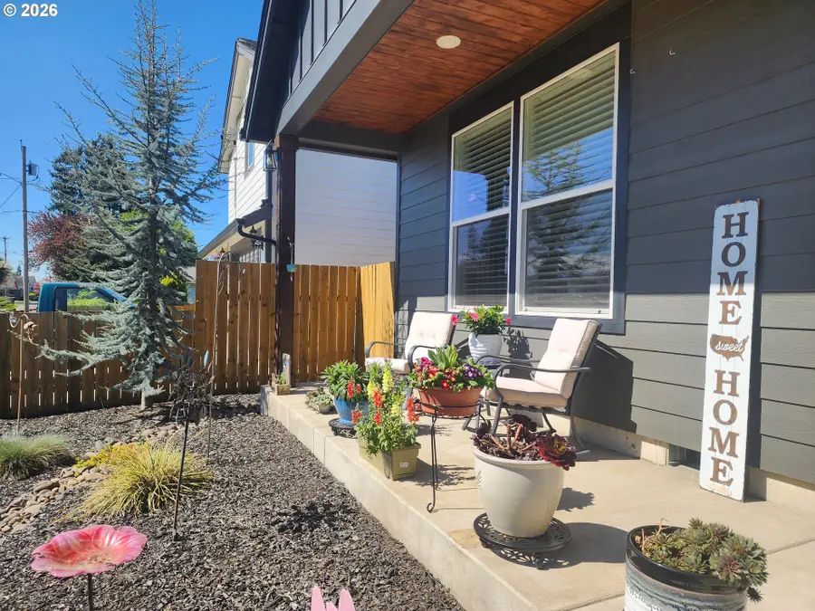 845 1st St, Gervais, OR 97026 - #2