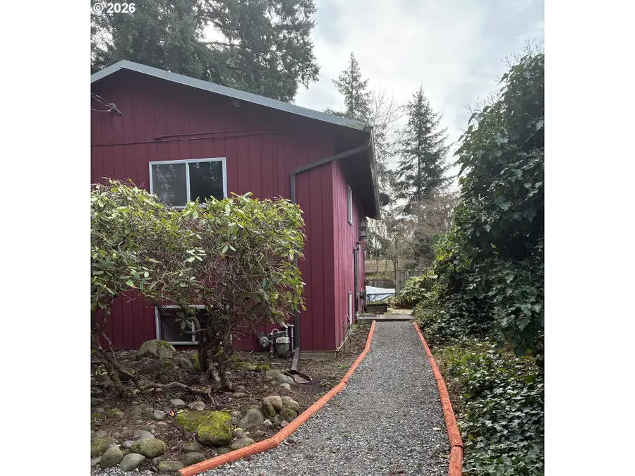 1742 SE 142nd Pl, Portland, OR 97233 - #2